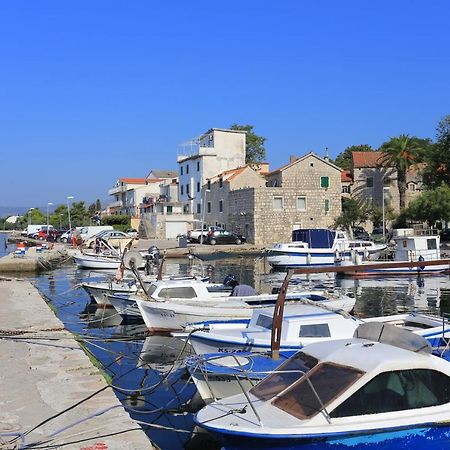 Apartments With A Parking Space Kastel Kambelovac, Kastela - 21997 外观 照片