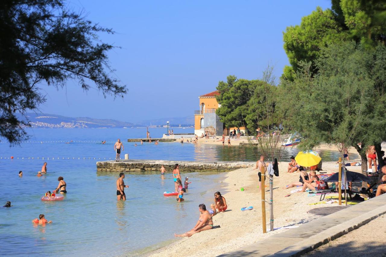 Apartments With A Parking Space Kastel Kambelovac, Kastela - 21997 外观 照片